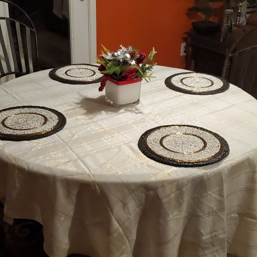 Table cloth size 83" - Picture 8 of 8